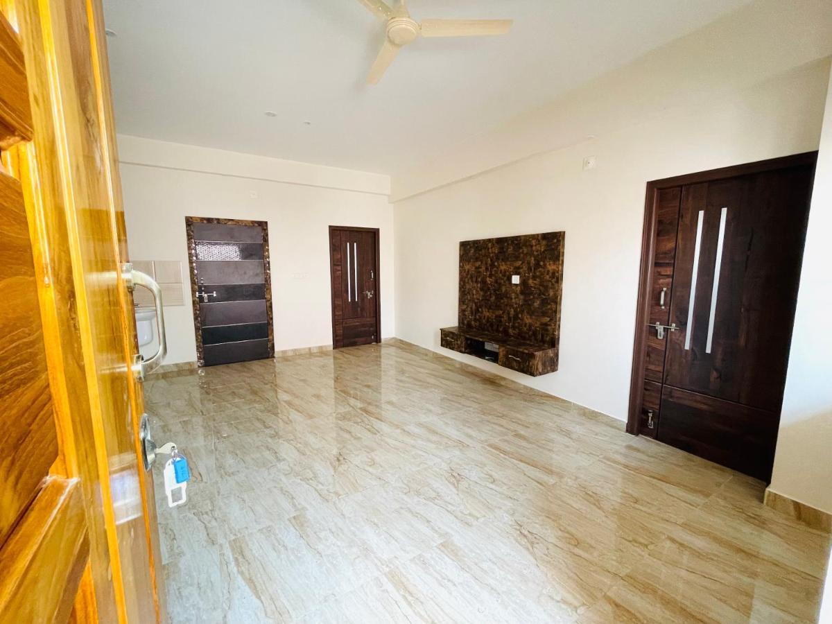 Lsr Service Apartments Tirupati Bagian luar foto