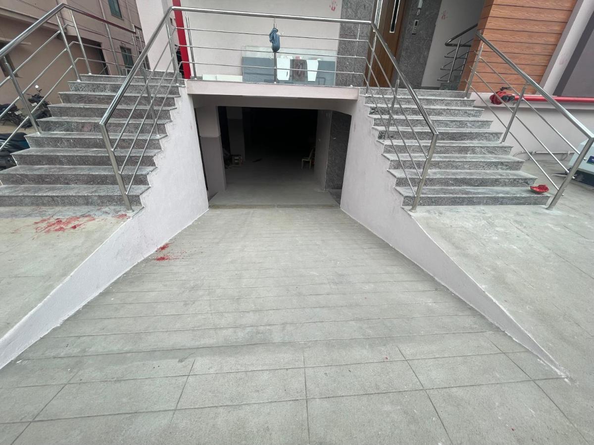 Lsr Service Apartments Tirupati Bagian luar foto